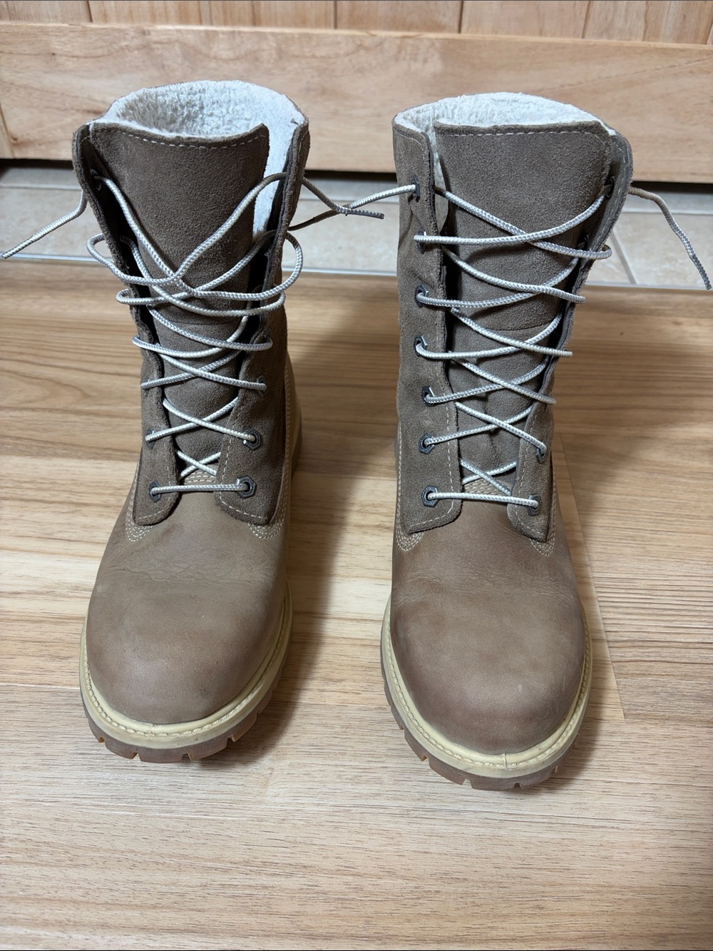 Timberland Women’s 10 Waterproof Shearling Lined Lace Up Leather Boots Brown